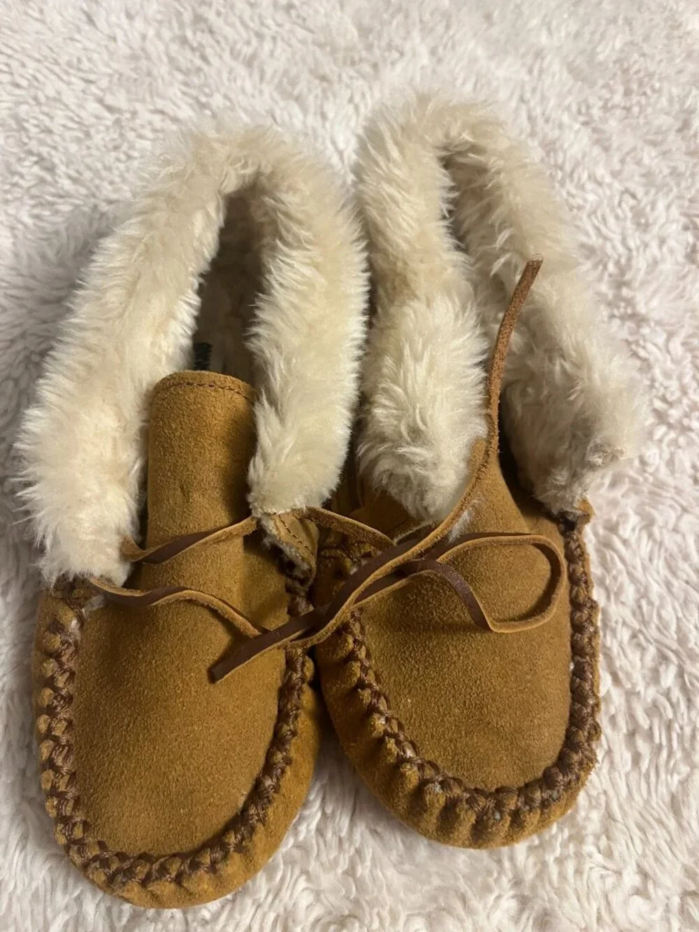 Childrens Minnetonka leather moccasin slippers
